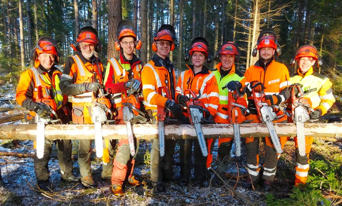 En bild på personer som deltar i en utbildning